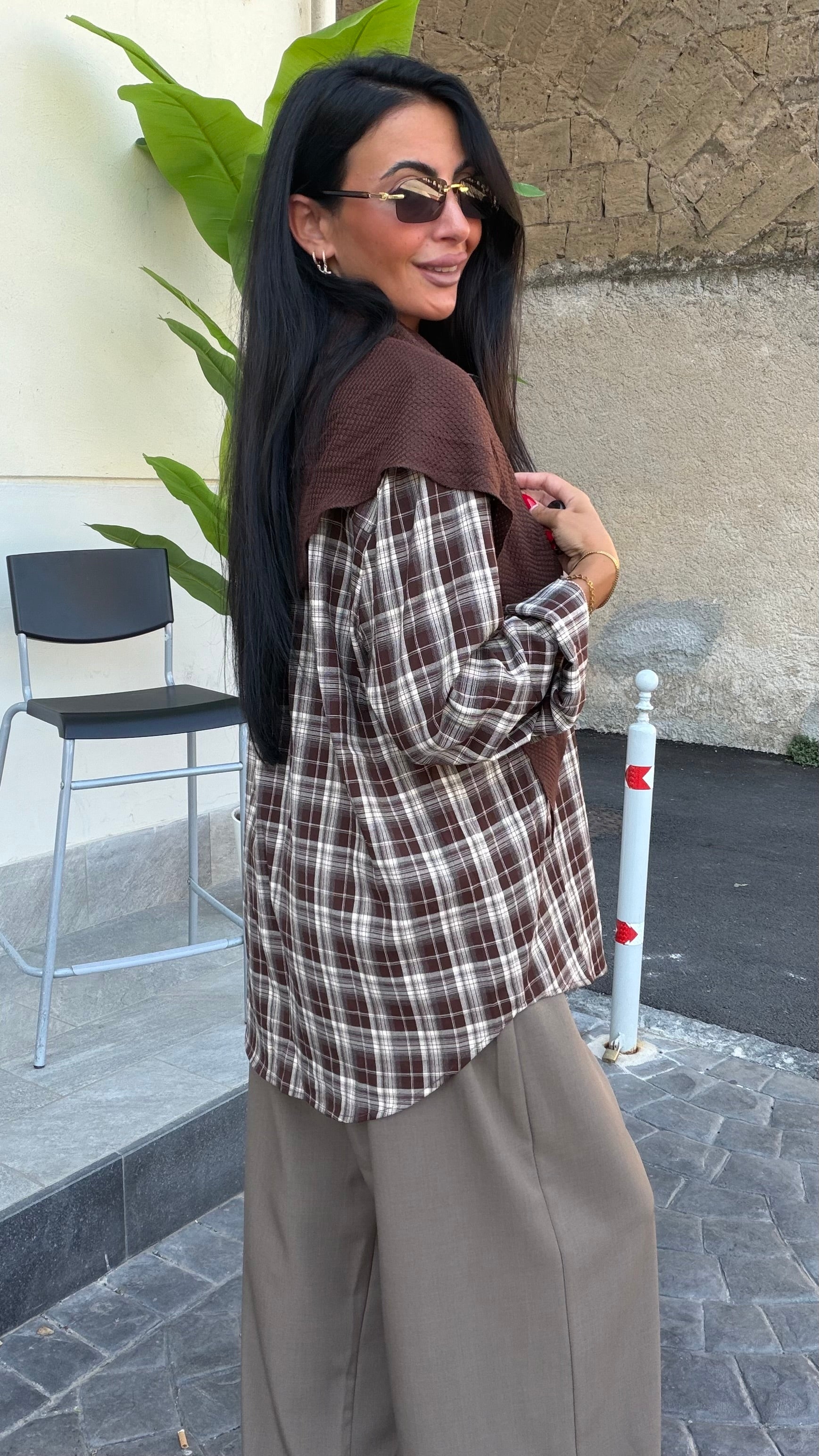 Camicia con foulard marrone