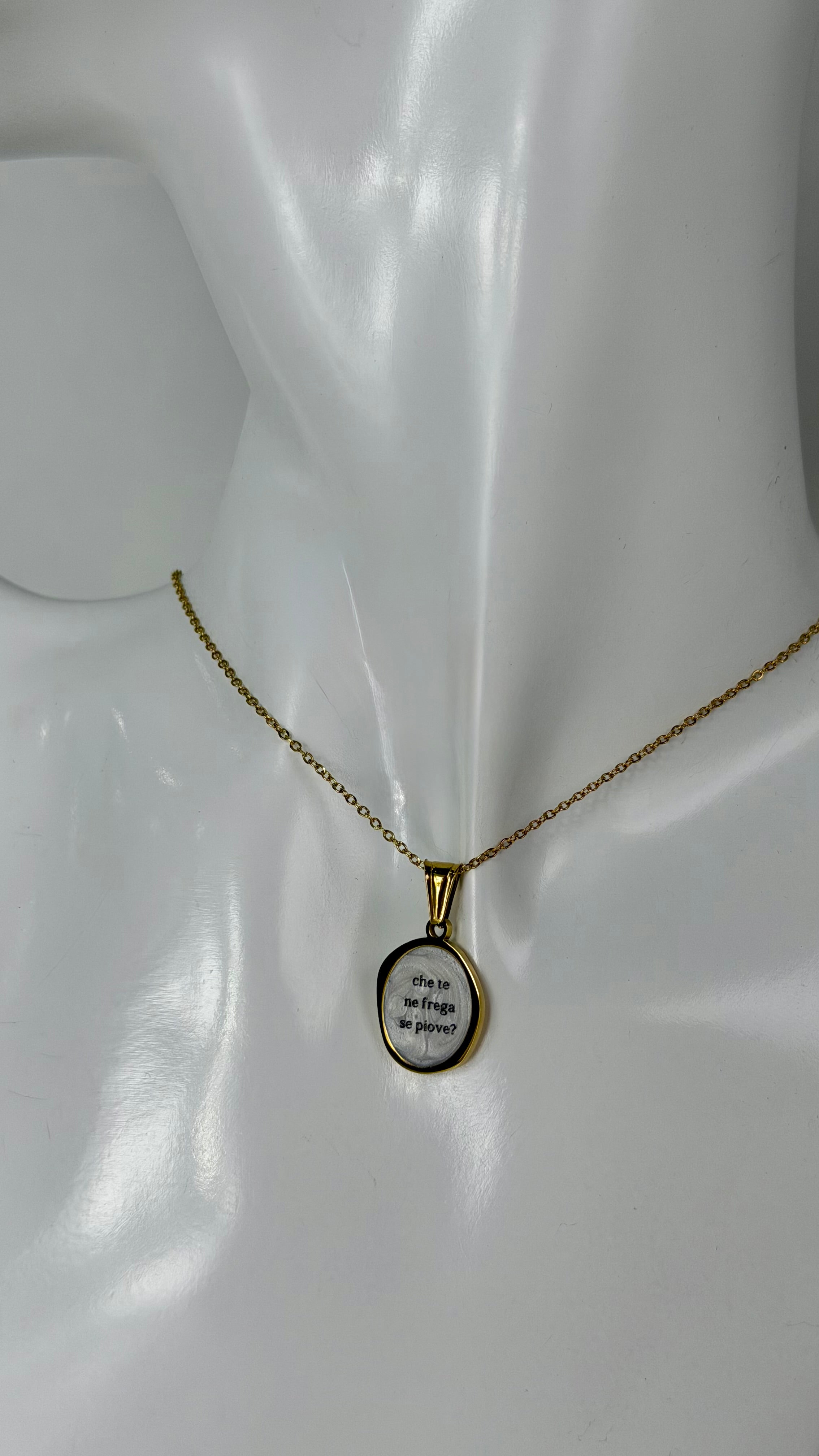 Collana che te ne frega se piove ?