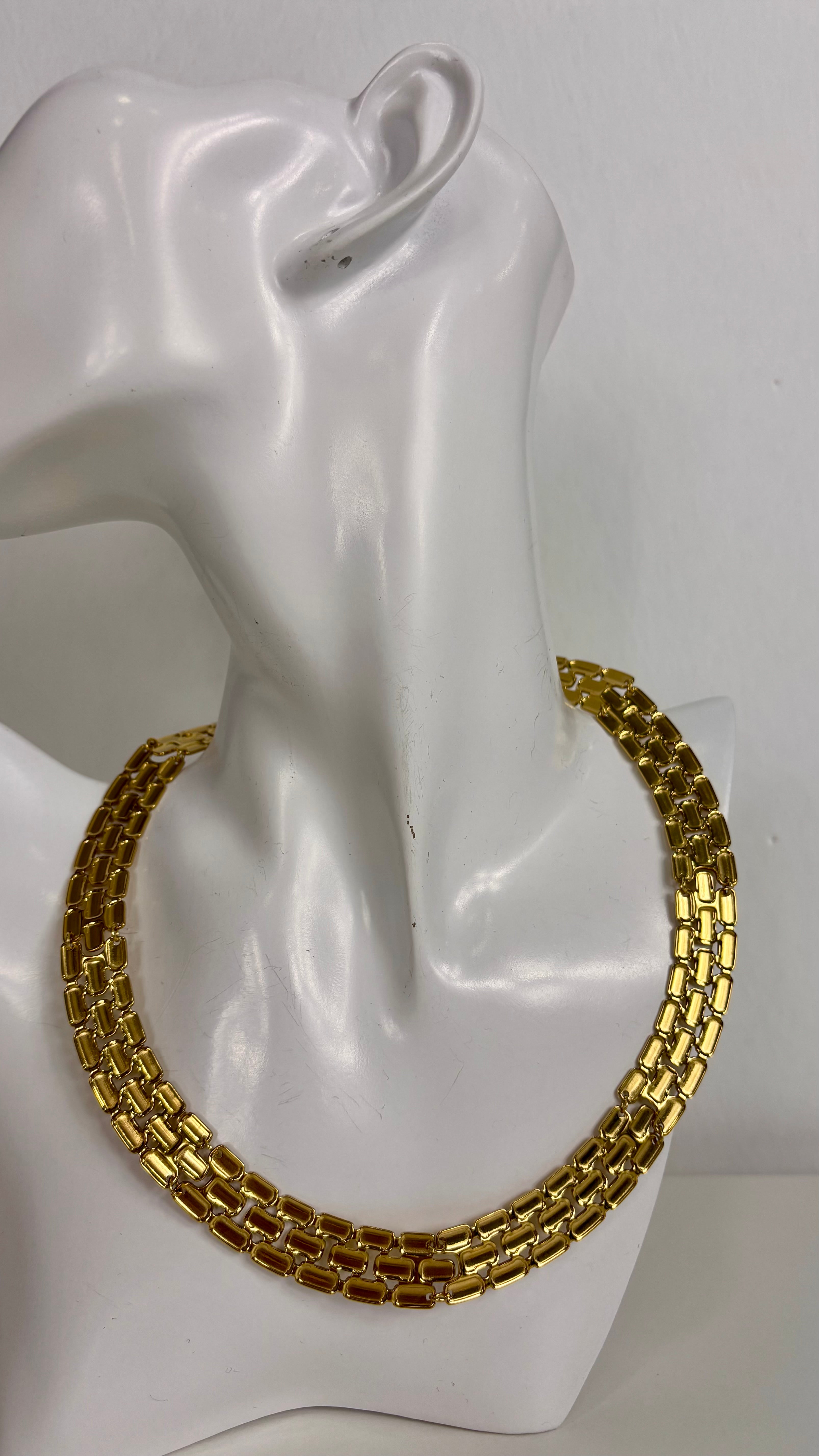 Collana Gaya