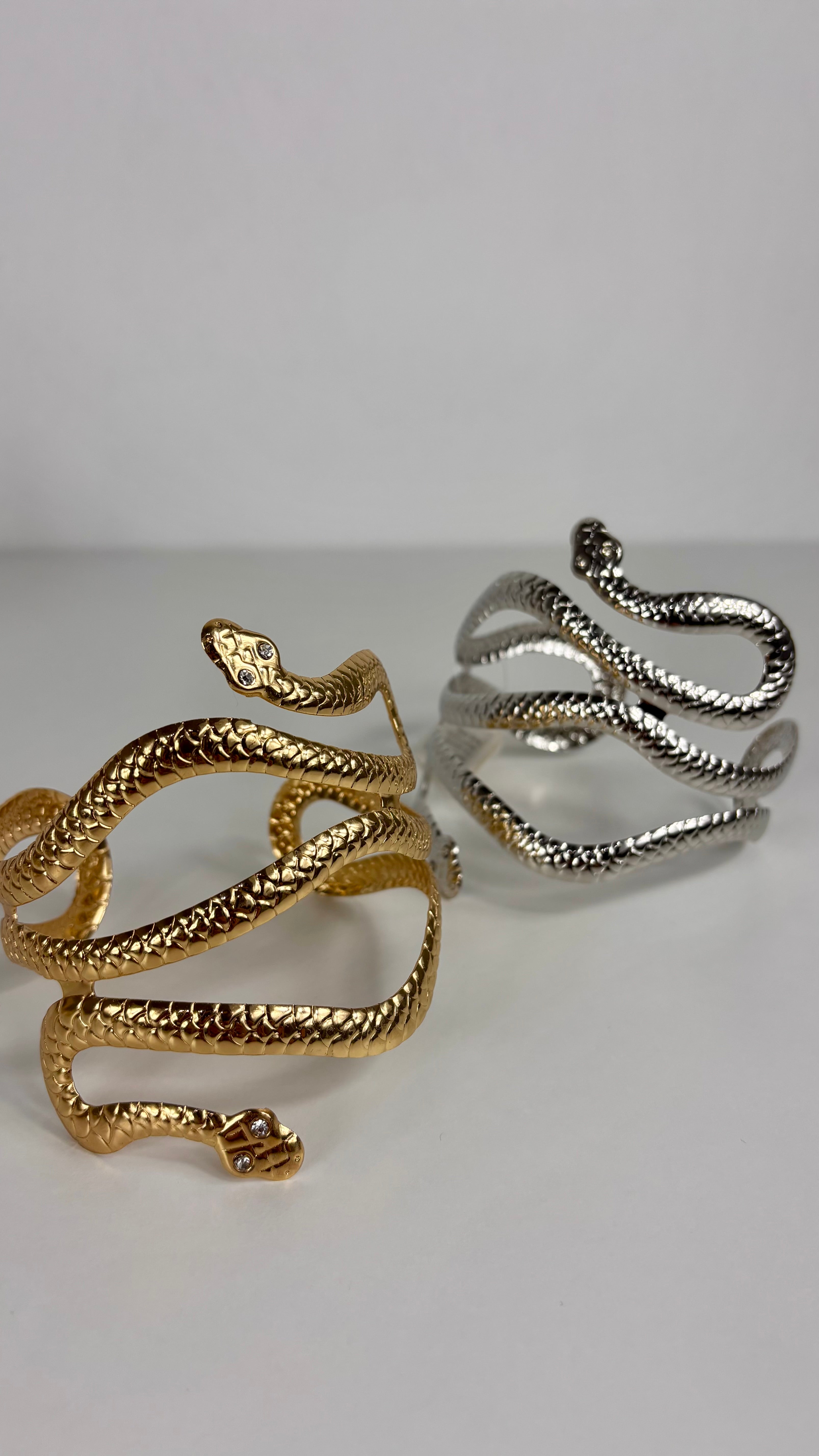 Bracciale rigido snake