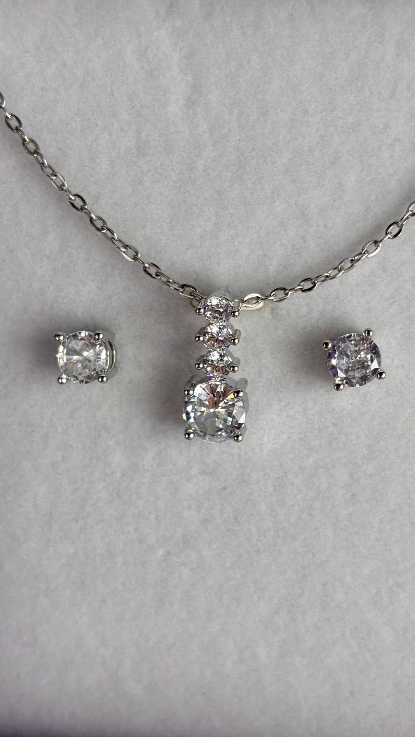 Set collana + orecchini Punto Luce