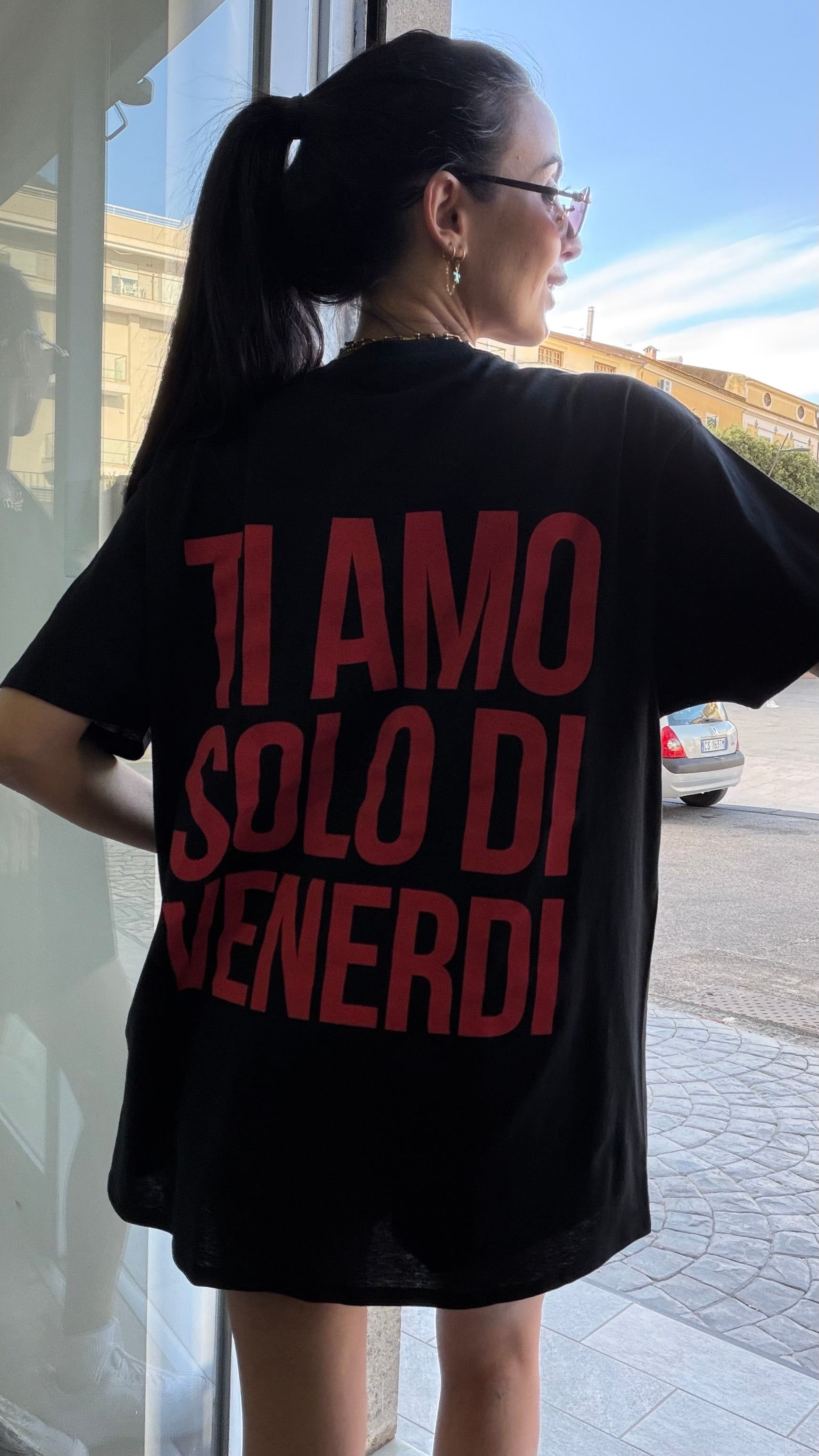 T-shirt Ti amo solo di Venerdì