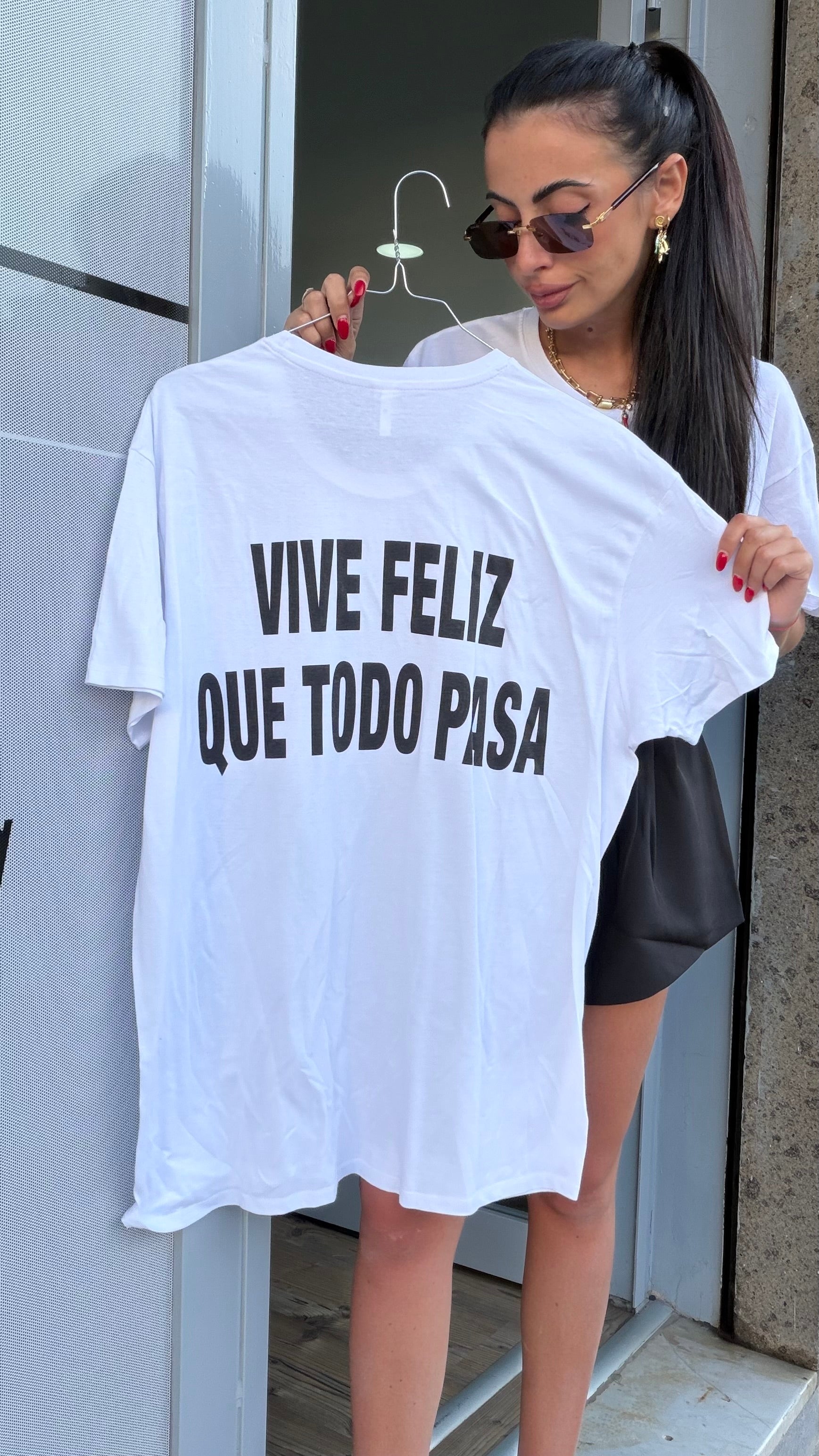 T-shirt Vive Feliz Que Todo Pasa